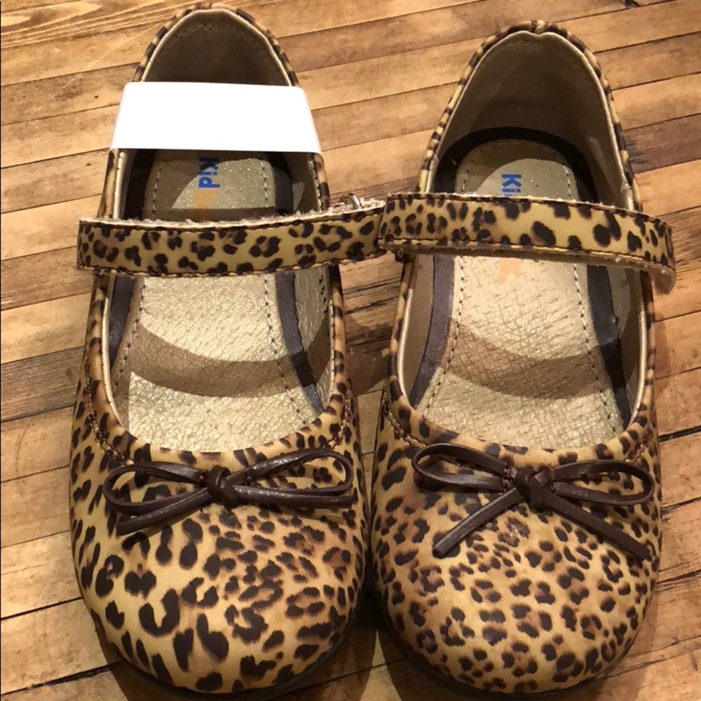 Little girl Leapord print “Josie” flats.